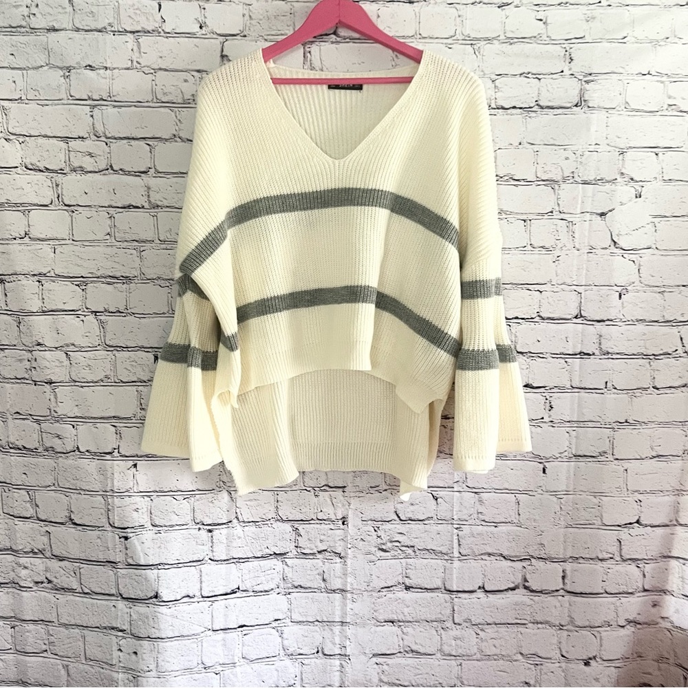 SHEIN. Sweater. Size S